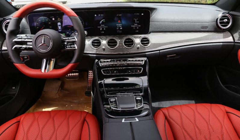 
								Mercedes Benz E200 full									