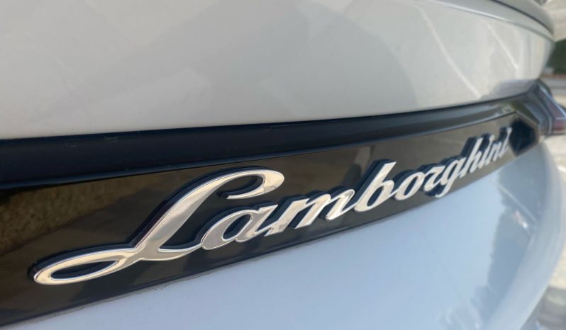 
								Lamborghini Urus full									