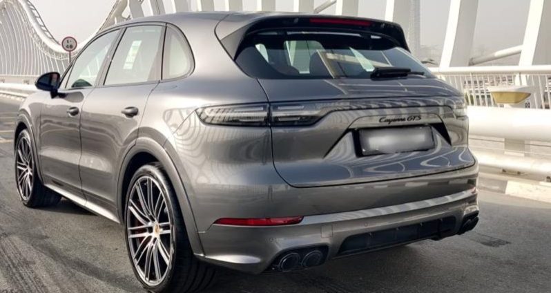 
								Porsche Cayenne GTS full									