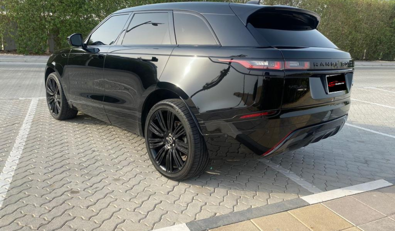 
								Range Rover Velar P250 S full									