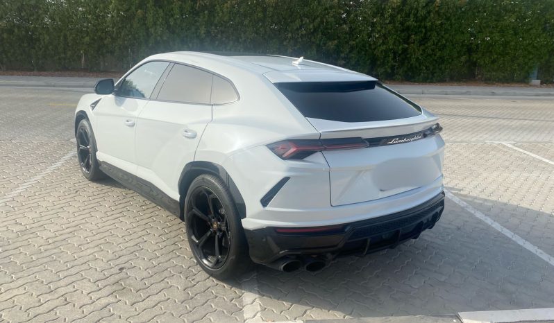 
								Lamborghini Urus full									