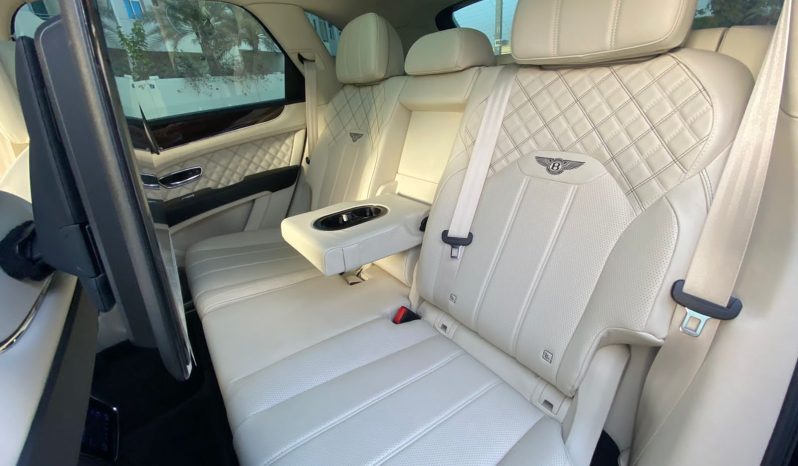 
								Bentley Bentayga full									