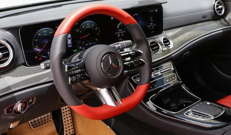 
								Mercedes Benz E200 full									