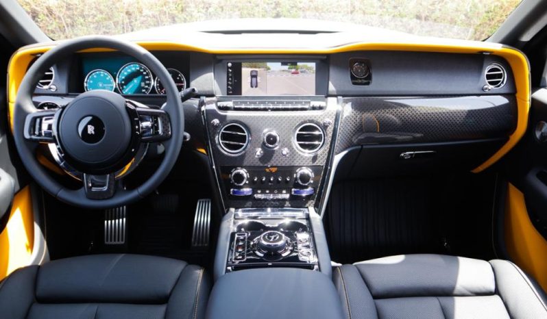 
								Rolls Royce Cullinan Black Badge full									