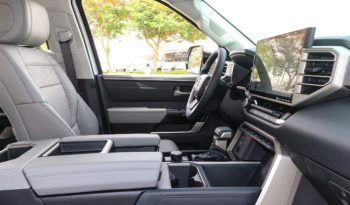 
									Toyota Tundra CrewMax full								