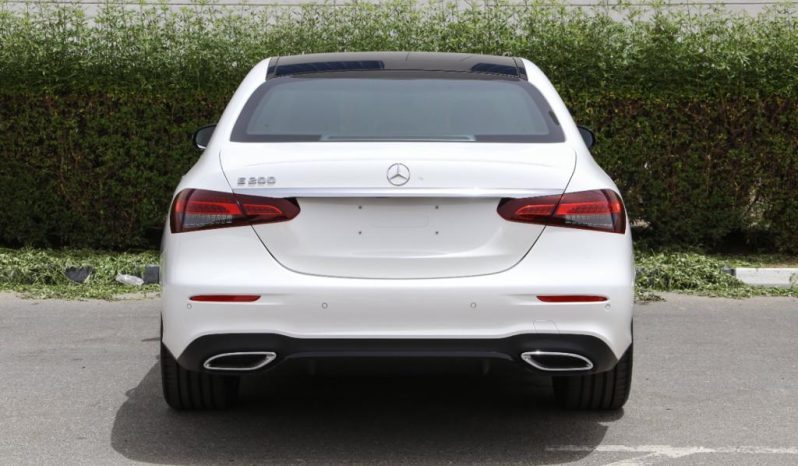 
								Mercedes Benz E200 full									