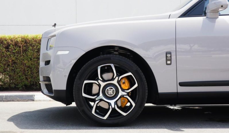 
								Rolls Royce Cullinan Black Badge full									