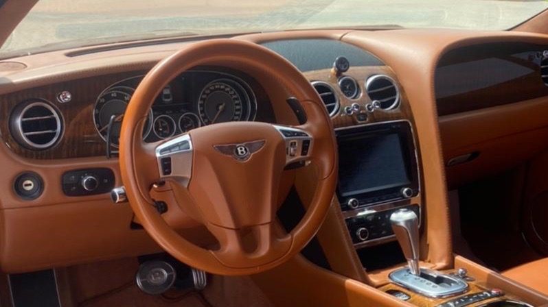 
								Bentley Mulliner V8 full									