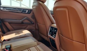 
									Porsche Cayenne GTS full								