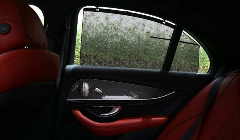 
								Mercedes Benz E200 full									