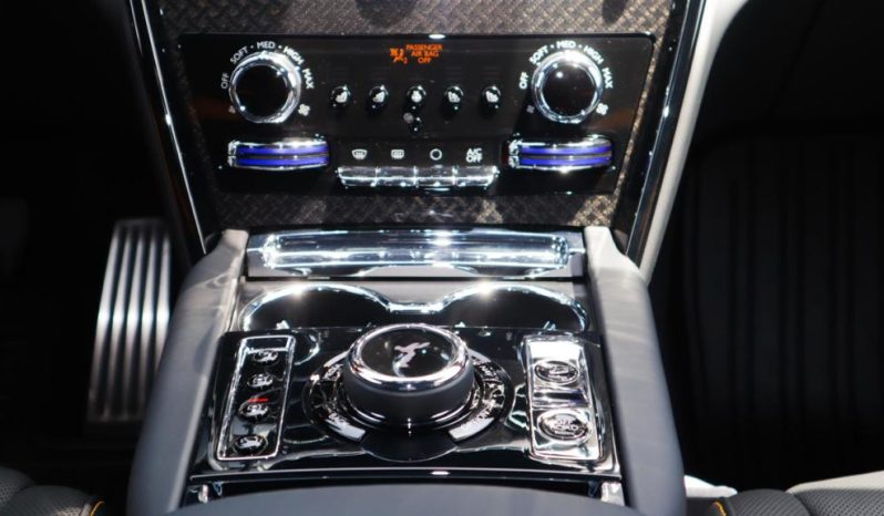 
								Rolls Royce Cullinan Black Badge full									