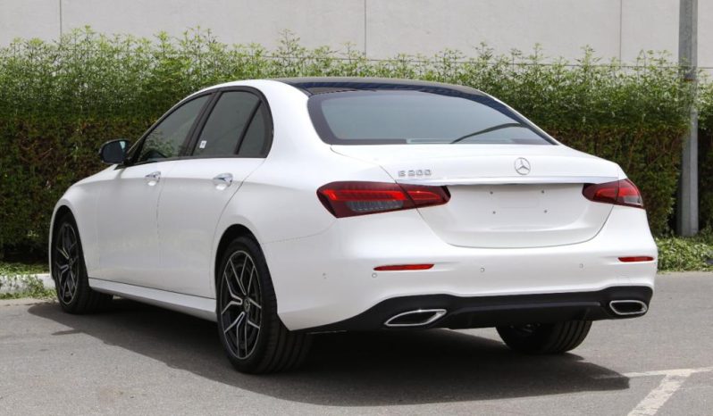 
								Mercedes Benz E200 full									